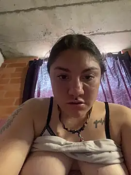 ZoE-sweettt online show from April 13, 8:25 pm