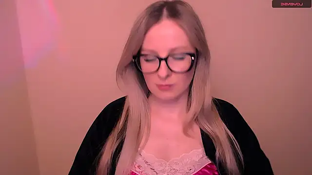 AnnePeach online show from March 6, 6:04 pm