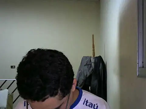 Snapshot of honeybatista chatting on February 17, 2:24 pm honeybatista online show from February 17, 2:24 pm