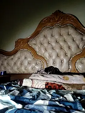 Snapshot of InstinctWorkout chatting on April 6, 9:49 pm InstinctWorkout online show from April 6, 9:49 pm