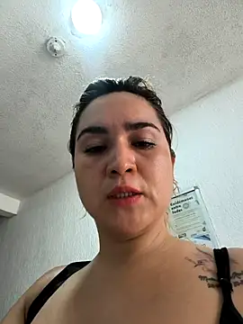 Snapshot of violet-grey chatting on April 24, 1:13 pm violet-grey online show from April 24, 1:13 pm