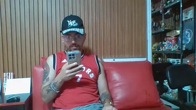 Karamel444 online show from March 20, 9:30 pm