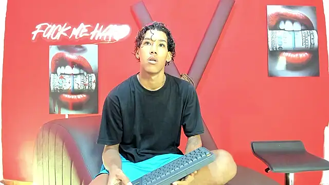 GREEN BOYS online show from February 19, 7:26 am