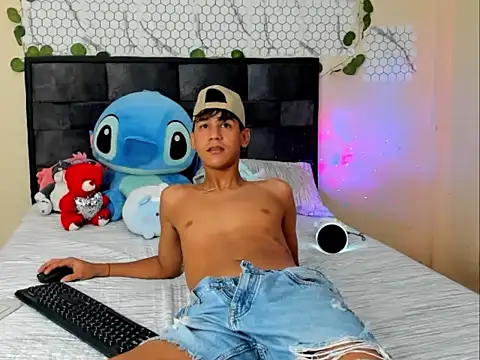 Stiben coll12 online show from February 26, 6:34 am