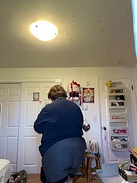 Snapshot of plushietoy chatting on February 15, 8:16 pm plushietoy online show from February 15, 8:16 pm