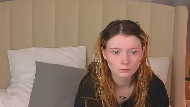 Snapshot of AlyssFrost chatting on June 26, 2:38 am AlyssFrost online show from June 26, 2:38 am