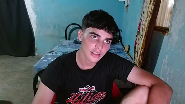 Snapshot of heiker__ chatting on May 21, 3:02 am heiker online show from May 21, 3:02 am