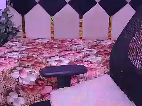 Snapshot of its-taniya chatting on July 1, 3:52 am its-taniya online show from July 1, 3:52 am