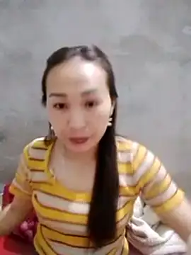 Snapshot of Thobaby112 chatting on February 25, 12:31 am Thobaby112 online show from February 25, 12:31 am