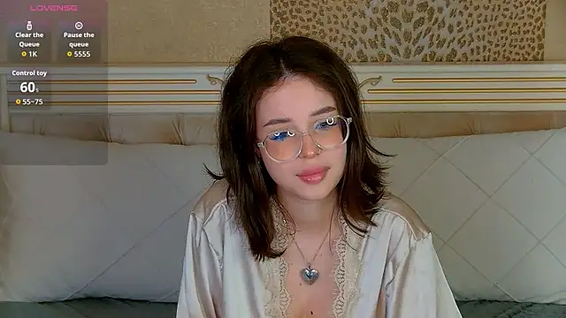 Snapshot of LanaLedger chatting on June 5, 7:14 am LanaLedger online show from June 5, 7:14 am