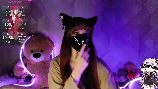 Snapshot of llonaMask chatting on April 7, 7:47 pm llonaMask online show from April 7, 7:47 pm