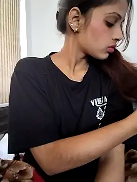 Snapshot of samayra1144 chatting on February 28, 3:07 am samayra1144 online show from February 28, 3:07 am