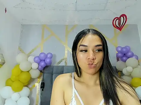 victoriaa tall online show from February 20, 6:26 am