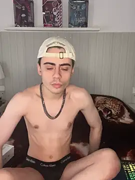 Snapshot of YourFavouriteTwink chatting on February 27, 1:44 pm YourFavouriteTwink online show from February 27, 1:44 pm