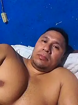 Snapshot of deiner13 chatting on February 21, 4:02 am deiner13 online show from February 21, 4:02 am