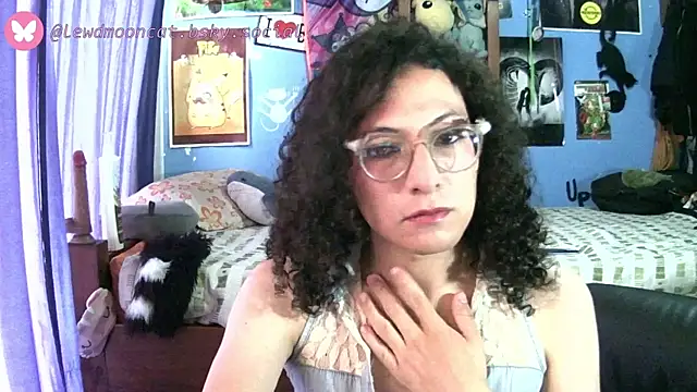 lewd mooncat online show from May 14, 9:10 pm