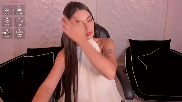 JulietteMoreau online show from April 1, 8:06 pm