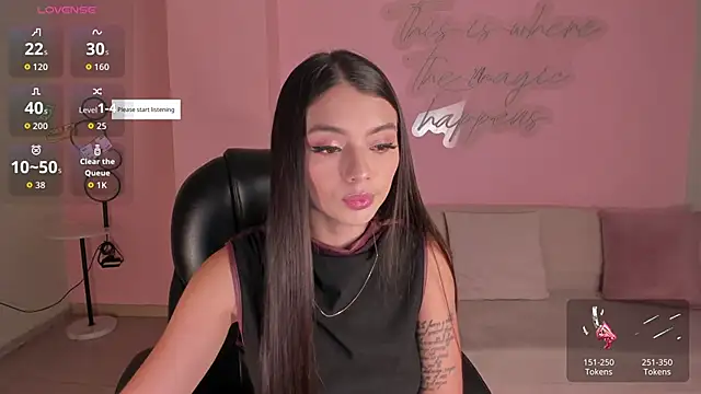Snapshot of JulietteMoreau chatting on May 4, 7:54 pm JulietteMoreau online show from May 4, 7:54 pm