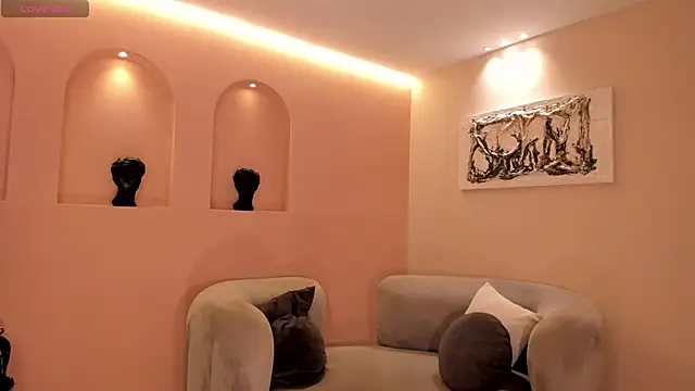 AmaraDivine online show from April 17, 11:24 am