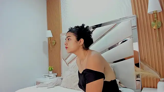 Snapshot of _Curly_Beauty chatting on February 23, 2:36 pm Curly Beauty online show from February 23, 2:36 pm