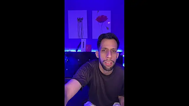 Snapshot of Karim_mansur chatting on April 23, 2:30 pm Karim mansur online show from April 23, 2:30 pm