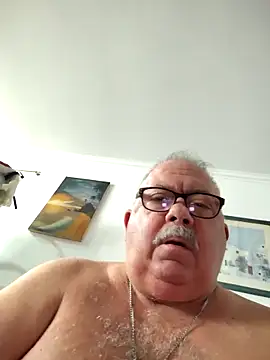 Snapshot of bylytom27 chatting on February 14, 6:59 pm bylytom27 online show from February 14, 6:59 pm