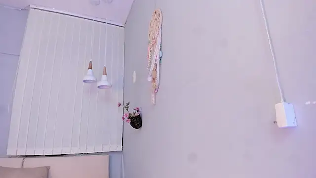 Snapshot of Amber_Novoa chatting on March 2, 12:23 pm Amber Novoa online show from March 2, 12:23 pm