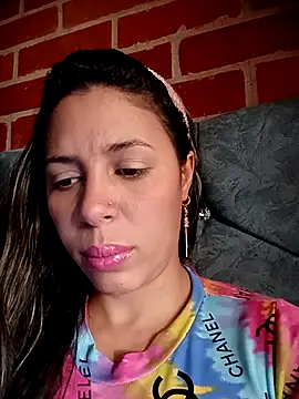 Snapshot of kiki_milu chatting on June 23, 8:40 pm kiki milu online show from June 23, 8:40 pm