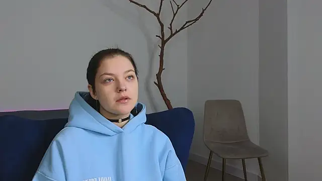 DeliaEffy online show from March 24, 12:54 pm