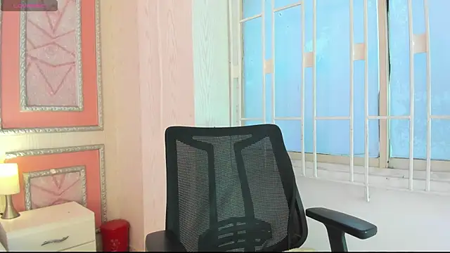 Snapshot of your_whore_Salome chatting on May 22, 8:36 pm your whore Salome online show from May 22, 8:36 pm