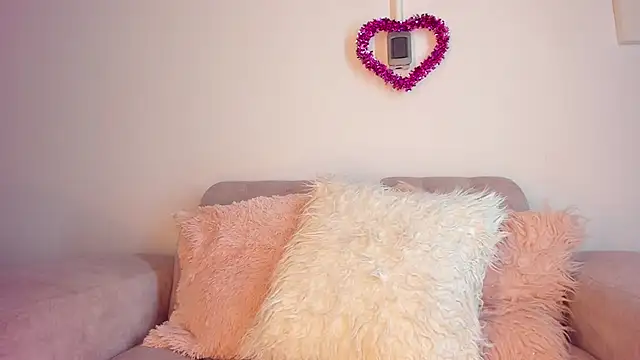 Tylla   online show from February 25, 5:06 am