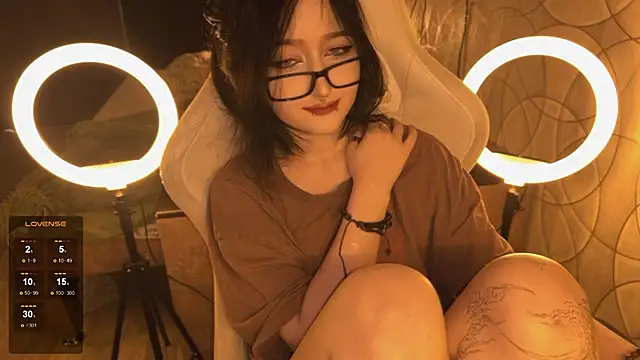 Snapshot of SinSpirits chatting on June 16, 5:54 am SinSpirits online show from June 16, 5:54 am