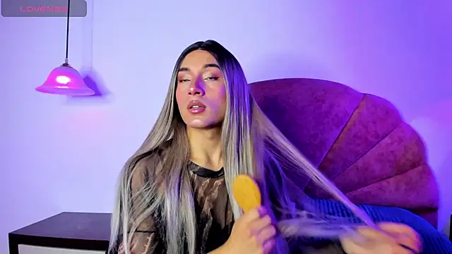 Snapshot of brihanna-young chatting on March 3, 12:44 pm brihanna-young online show from March 3, 12:44 pm