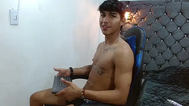 Snapshot of luka_big18 chatting on March 10, 3:11 am luka big18 online show from March 10, 3:11 am