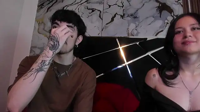 Snapshot of Couple_In_Heat chatting on February 25, 7:34 pm Couple In Heat online show from February 25, 7:34 pm