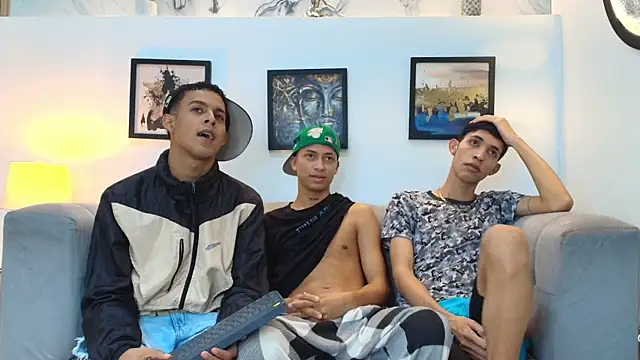 Snapshot of GOLD_BOYS chatting on February 16, 1:51 pm GOLD BOYS online show from February 16, 1:51 pm