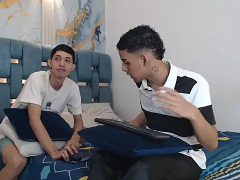 Snapshot of GOLD_BOYS chatting on February 24, 1:20 pm GOLD BOYS online show from February 24, 1:20 pm