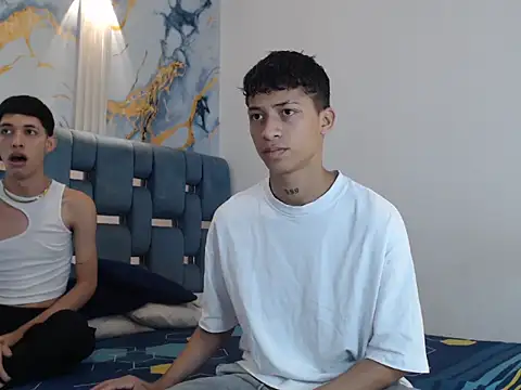 Snapshot of GOLD_BOYS chatting on February 25, 1:21 pm GOLD BOYS online show from February 25, 1:21 pm