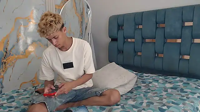 GOLD BOYS online show from April 17, 6:49 am