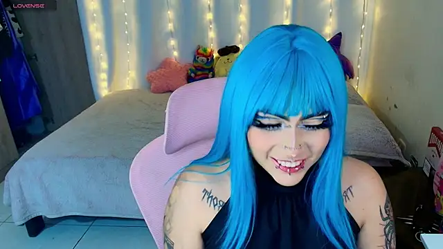 Snapshot of maliciaXpoison chatting on May 27, 2:41 am maliciaXpoison online show from May 27, 2:41 am