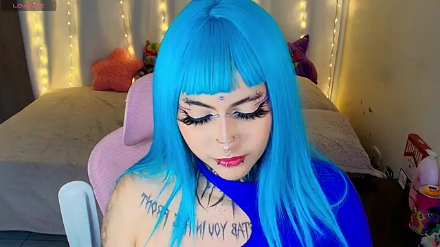 Snapshot of maliciaXpoison chatting on June 5, 6:52 am maliciaXpoison online show from June 5, 6:52 am