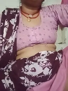 Snapshot of Soniya32 chatting on June 6, 5:28 pm Soniya32 online show from June 6, 5:28 pm