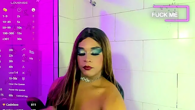 cristal villael  online show from February 17, 11:50 am