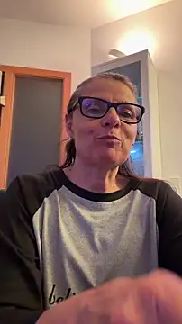 Dance Lady online show from April 27, 7:01 pm