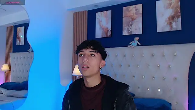 Snapshot of Aiden_Rivers_ chatting on May 9, 12:54 pm Aiden Rivers online show from May 9, 12:54 pm