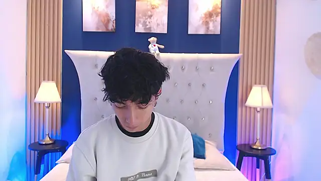Snapshot of Aiden_Rivers_ chatting on May 30, 12:57 pm Aiden Rivers online show from May 30, 12:57 pm