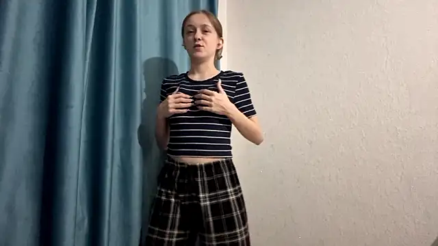 Snapshot of StaticBliss chatting on February 28, 1:17 am StaticBliss online show from February 28, 1:17 am