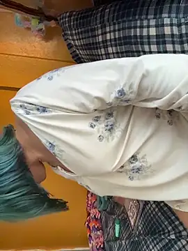 Snapshot of susanita8 chatting on February 17, 12:18 am susanita8 online show from February 17, 12:18 am