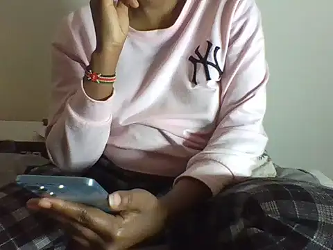 Snapshot of Solayadiva chatting on April 3, 1:42 pm Solayadiva online show from April 3, 1:42 pm
