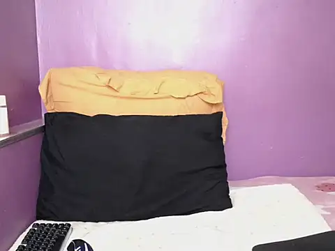 indianicon23 online show from April 15, 4:14 pm